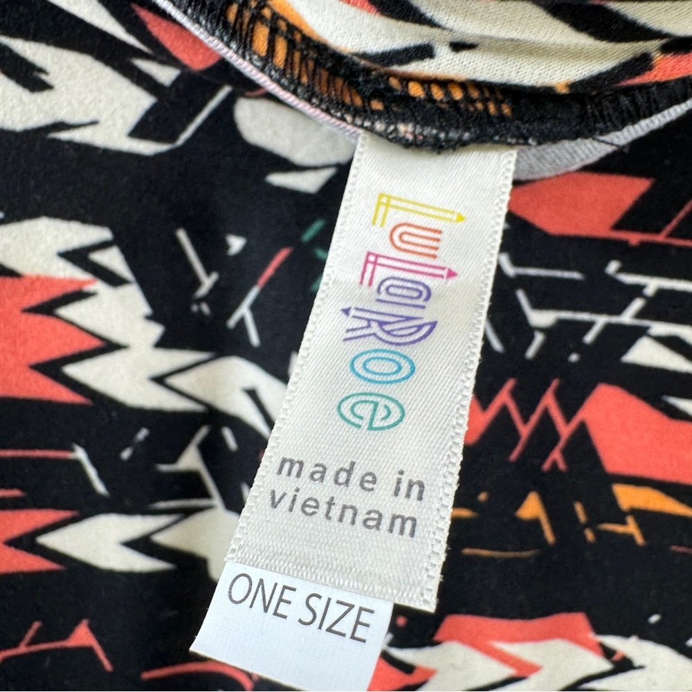 LuLaRoe One Size (OS) Leggings – Buttery Soft Stretchy Printed Leggings - Picture 5 of 5